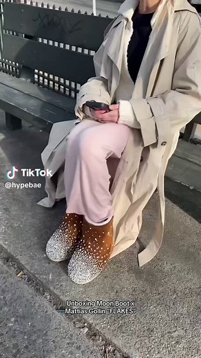 Unboxing New Moon Boots Collaboration with Mattias Gollin