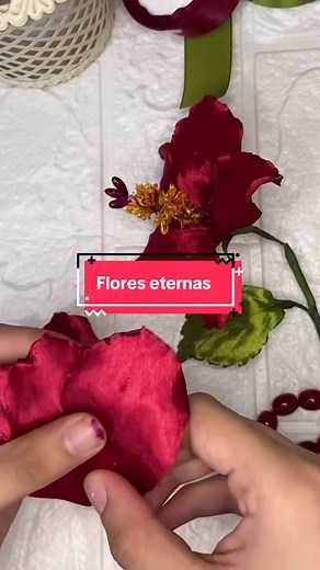 Flores Eternas: Crea con Cinta Adhesiva Casera