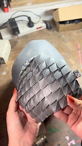Shaping flexible pieces with a heat gun #propsmakers #propsmaking #3dprintingprops #3dprinting | Propsmaker