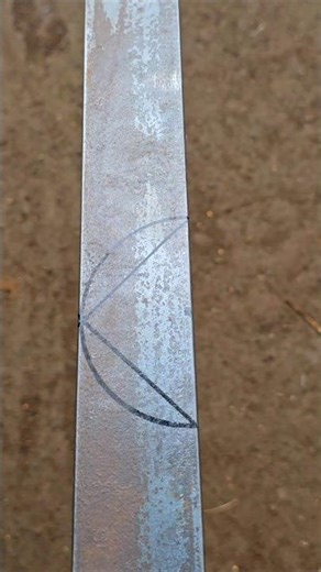 Determine the 90 degree connection at the angle iron with the help of thread