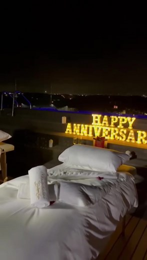 Book now! Rooftop Couple's 60 minutes Full body massage, rose petal turn down, marquee letters and welcome drink at R1499! 🤍🧖‍♀️🧖 Mangwanani Ballito branch #SAMA28 #mangwanani #couples #aesthetic #relax