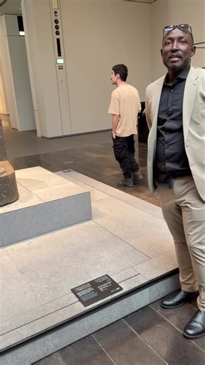 Au Louvre d’Abu Dhabi, face aux statues de Ramsès II et aux grandes figures de l’Histoire, une leçon m’est apparue clairement : Le pouvoir passe. La richesse passe. La notoriété passe. Seul l’impact durable reste. Des rois, des empereurs, des entrepreneurs ont dominé leur époque. Certains ont été oubliés. D’autres ont bâti des œuvres qui traversent les siècles. La différence ? 👉 Vision. 👉 Discipline. 👉 Contribution. En tant que leader et entrepreneur, notre responsabilité n’est pas seulement 