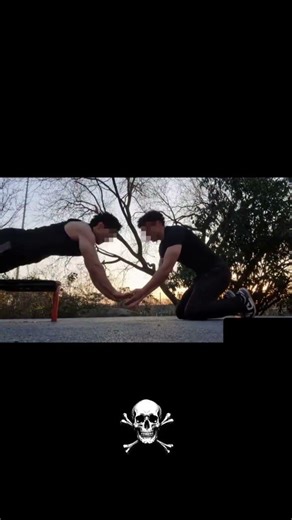 3 Level Pyramide. #calisthenics #liegestützchallenge #streetworkout #training #klimmzüge