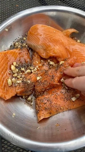 Maple Syrup, Garlic, Soy Sauce - How to make a Good Sockeye Salmon Fillet #shortsviral #shortsfeed