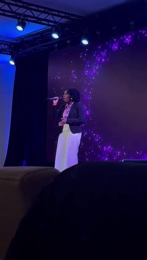 Elias Grace Sings