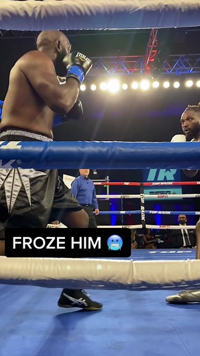 Never seen anything like this before... #boxing #sportsmoments #heavyweight
