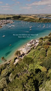 Our own slice of tropical paradise right here in South Devon, England 🌞 Salcombe is known all around the UK as the ultimate getaway for Londoners in summer, and I can’t see why, it’s definitely worth the hype. Yet show this place to anyone that resides outside the UK and Ireland and you’ll likely be met with incorrect answers if you ask if they recognise it. Because why would anyone think this is in England? We are a nation with a rather cloudy reputation after all. However, each year seems to 