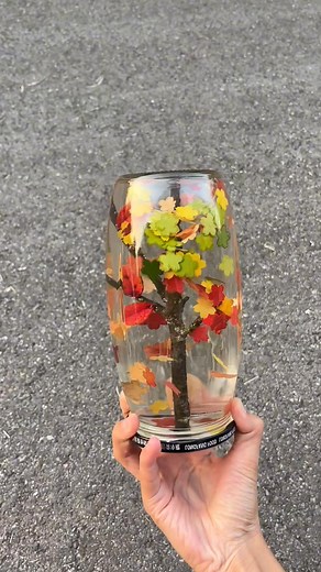 Don't throw away empty canned food jars! Make an autumn leaf crystal ball for your child. Simple... | Handmade Craft