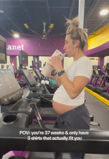 The Only 3 Shirts That Fit Perfectly During Pregnancy