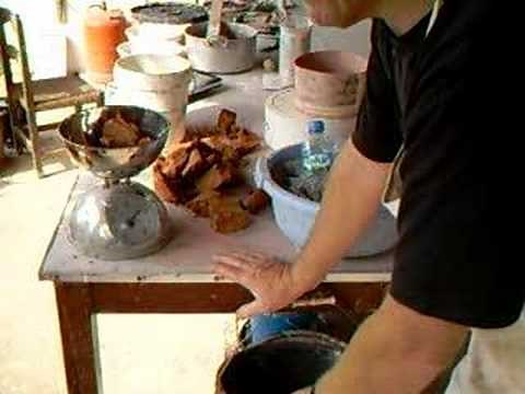 SIMON LEACH - A simple clay / ash glaze