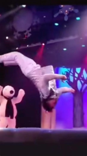 GYMNASTICS BACKFLIPS WITH SNOOPY Trampoline Tumbling Circus Fitness