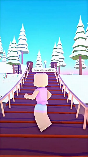 dance with me☺️ ! with @bee lay @tee #roblox #luhvbott #fyp #2022 #hantavirus