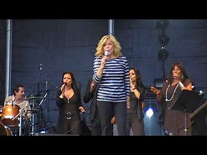 NICOLETTA "O MAMY BLUE" Live (2011)