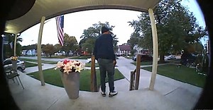 To license this content please click here: https://www.jukinmedia.com/licensing/view/1154211?utm_source=RMsocialpost&utm_medium=RMsocialpost | Jukin Copyright Management | Facebook