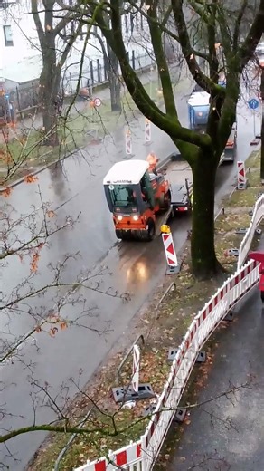 Road roller attempts to drive onto transporter WCWWP 261