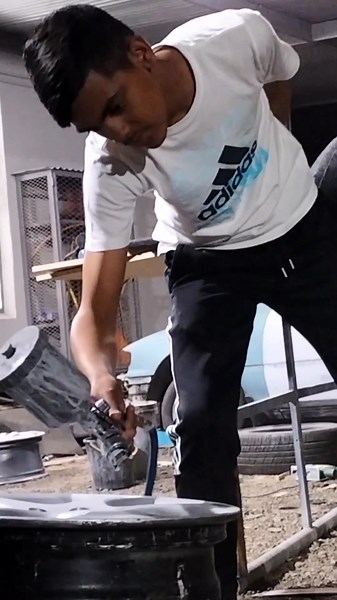 Revving up our confidence with a full refurb on this Golf GTI Denver! Watch us work our magic at Heights Auto, the ultimate kings of wheel repair! 🔥✨ #HeightsAuto #MagRepair #WheelRefurb #ConfidentVibes