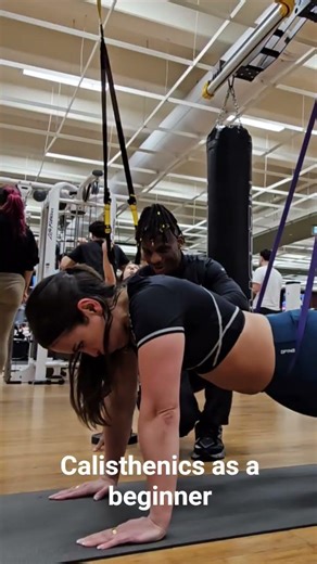 push up work to grow my back muscles #musclemommy #workout #summer2026