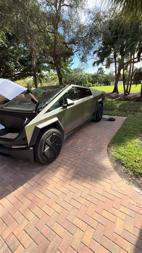 Exploring the Tesla Cybertruck: Design and Features