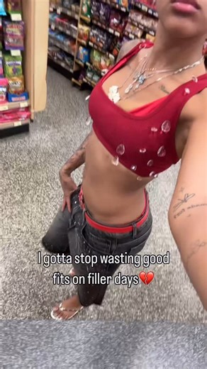 𝒜𝓃𝒾𝓎𝒶𝒽 𝒜𝓁𝒾𝓏ℯ on Instagram: "The red bathing suit underneath was because we were going to a pool afterwards❤️"