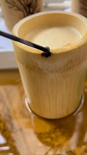 976_During the processing of pen holders and cup， patterns are generated by electric shock.#photooftheday #foodinstagram #woodenware #handcrafted #sustainable #sustainablegifts #wo | Benz