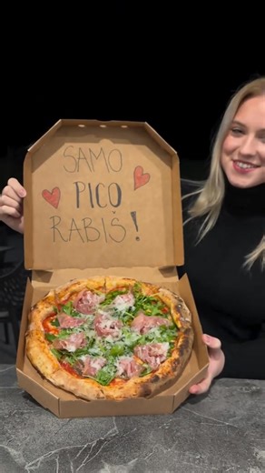 2K views | Včasih je rešitev preprosta... Slastne napolitanske pice pečemo ob PETKIH in SOBOTAH. Pridi si polepšat vikend! #pizza #bistrovibe #novomesto | Vibe bistro | Facebook