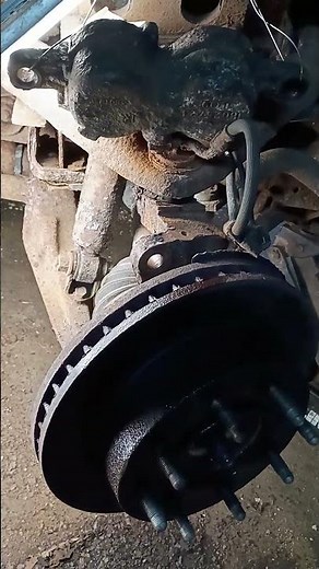 GMC Silverado 2500/3500 removing a seized front brake rotor