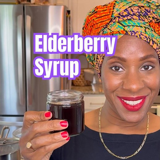 I Make My Own Elderberry Syrup! Ginger, Turmeric, Canela & Honey 🫐 (Immune Support at Home)