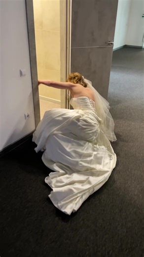 Cleaning Lady Helped Bride Fix Epic Fail in Toilet! 👰#weddingday #bride #transformation #fyp #hacks