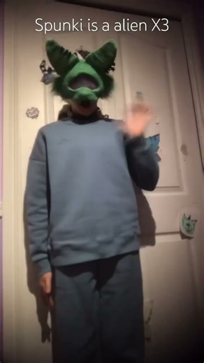 spunki is a alien X3 #therianthropy #furry #fursona #furries #therianpride #therianthropy #maskmaker