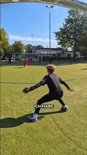 This mistake in the goalkeeper battle changed everything 😢💔 #gripmode #goalkeeper #football