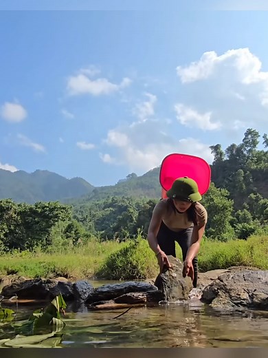 Catching Giant Fish: A Simple Trap Method in Vietnam