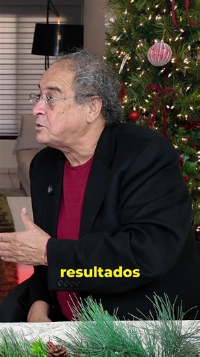 ¿Cómo se puede alterar un proceso electoral? En este episodio, Nelson Ávila explica que el fraude también puede ocurrir durante la transmisión de resultados. Comenta que el TREP no impide irregularidades y que los datos podrían enviarse o digitarlos de forma incorrecta. Además, menciona que la manipulación más delicada sería cuando alguien conoce el código fuente del sistema y puede alterar el programa desde adentro. No te pierdas el episodio completo en YouTube: Cluster Media #Política #eleccio
