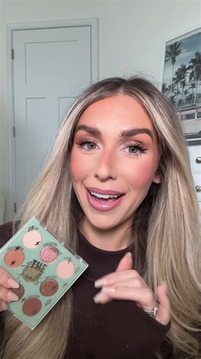 Pretty eyeshadow doesn’t have to be complicated 🤍 easy 4 step sultry eyeshadow look! Everything I used for this makeup look is in my LTK #eyeshadowtutorial #easymakeup #makeuptutorial #colourpop #makeupinspo