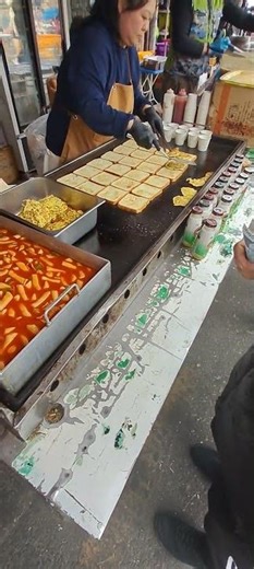 토스트가 단돈 1,000원 대박가게~ 구경거리가많은 벼룩시장 / 중고 / 가볼만한곳 / 골동품 / 시장 / 공구