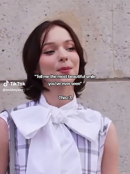 Emma Myers: Exploring the Beauty of Enid Sinclair's Smile