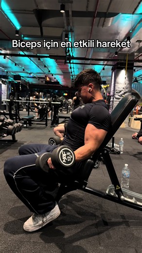 Dumbell incline curl babadır #fitness #biceps #bicepsworkout #foryou #fy