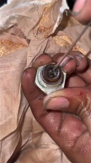 Preventing Engine From Leakage and Oil Consumption Control, Cleaning PC Valve #engine #pcv #valve