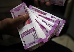 Rupee vs US dollar: Indian currency gains 6 paise to 73.42