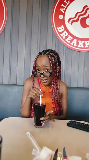 What’s better then one cheeseburger ? TWOOO😭😭🥹 Guys, @wimpy_sa has a fire Double double cheeseburger combo with chipsss. And it comes with a free coke 🥹🥳 why wouldn’t you love it ?🥳 got to enjoy these with my bestie and we’re both #obsessed #AD