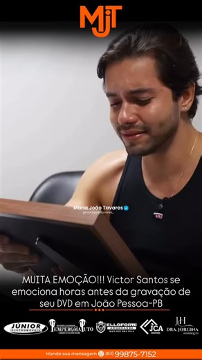 Maria João Tavares on Instagram: "Momentos de forte emoção marcaram as horas que antecederam a gravação do DVD do cantor Vitor Santos, em João Pessoa-PB. Visivelmente emocionado, o artista abriu o coração ao falar sobre sua trajetória e destacou o quanto amadureceu e aprendeu ao longo dos últimos cinco anos. O projeto, que representa um marco importante em sua carreira, simboliza não apenas uma nova fase profissional, mas também a realização de sonhos construídos com esforço, perseverança e apre