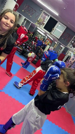 A Great Fight from the Little Boxer Girls! 🥊 #mma #kickboxing #girlpower #kickboxing