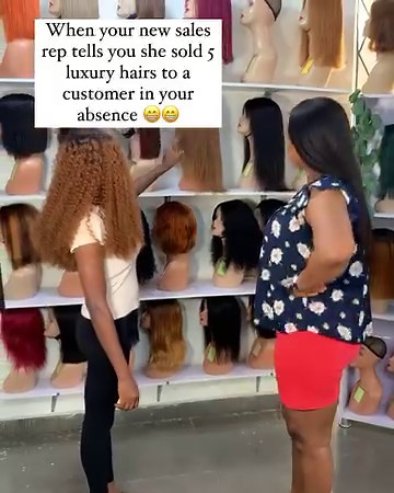 Convincing walk-in customers to buy is more difficult than selling to online customers, cos online customers always know what they want, but walk-in customers, once they enter the hair studio, confusion sets in 😂😂, that’s now when you have to wear your marketing suit 😂😂😂 | Lemonade Hair