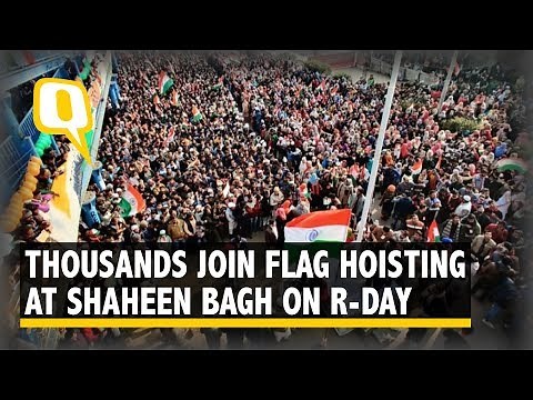 Amid Anti-CAA Protests, Thousands Join Flag Hoisting At Shaheen Bagh on Republic Day | The Quint