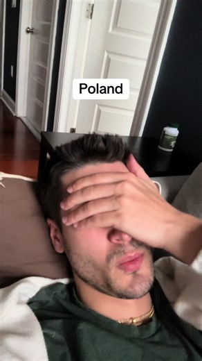 naestradamus (@naestradamus)’s video of poland