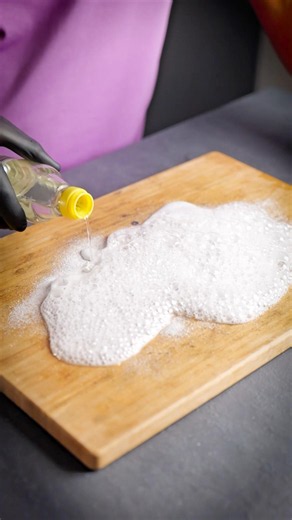 Lifehack: So reinigst du ein Holzschneidebrett richtig