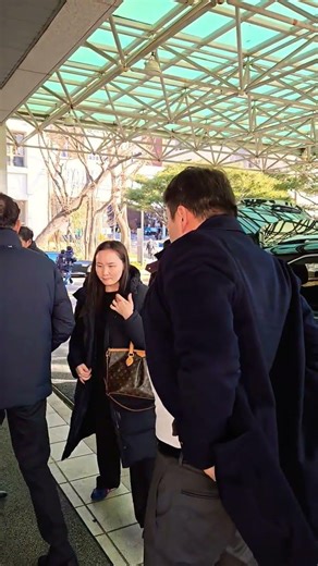 이해찬 전 국무총리님 조문 꽃바구니 빈소#몽골대사#shorts#조문#빈소#이해찬#별세#장례식장#korea#travel #seoul#서울#서울대학교#병원