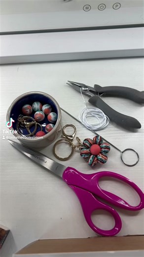 Flower keychain I learned to make through Cara and Company #tutorials #flowerkeychain #siliconebeads #fyp #fypシ゚viral