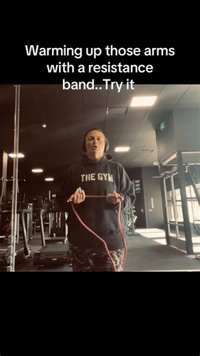 Performance Optimization: Increasing tissue temperature and blood flow before a workout sets the tone for stronger, more controlled lifts like the bench press or overhead press. #gym #gymtok #gymmotivation #resistancebands #shoulders