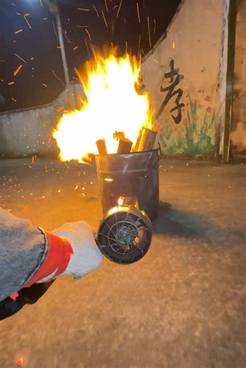 Why are all the comments of people gatekeeping tools this is just another one to make life easier, it's not a contes! #us #powerful #fan #tiktokshopping #tiktokshopfinds #blower #fyp #turbofan #TikTokShop #fyp #tiktokmademebuyit #clean #cleaner