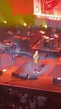 The black crowes singing hard to handle live. #livemusic #singing